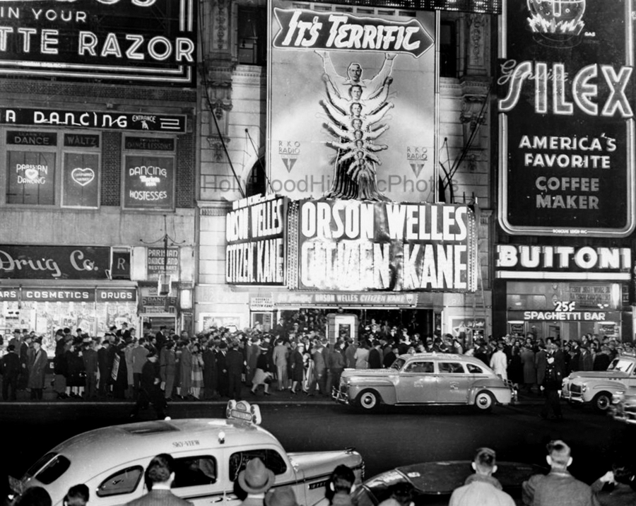 Citizen Kane 1941 Premiere in New York at the Palace Theatre wm.jpg